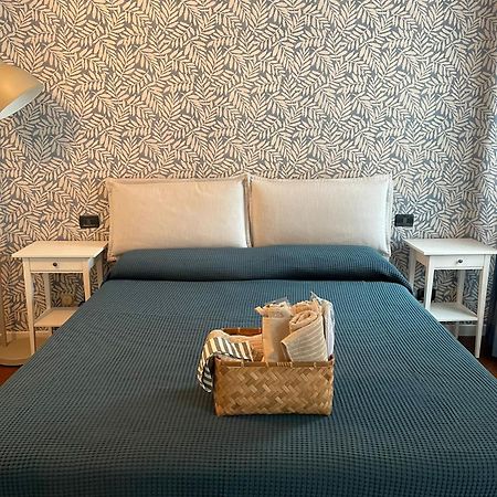 Amelie Apartment Desenzano del Garda Bagian luar foto