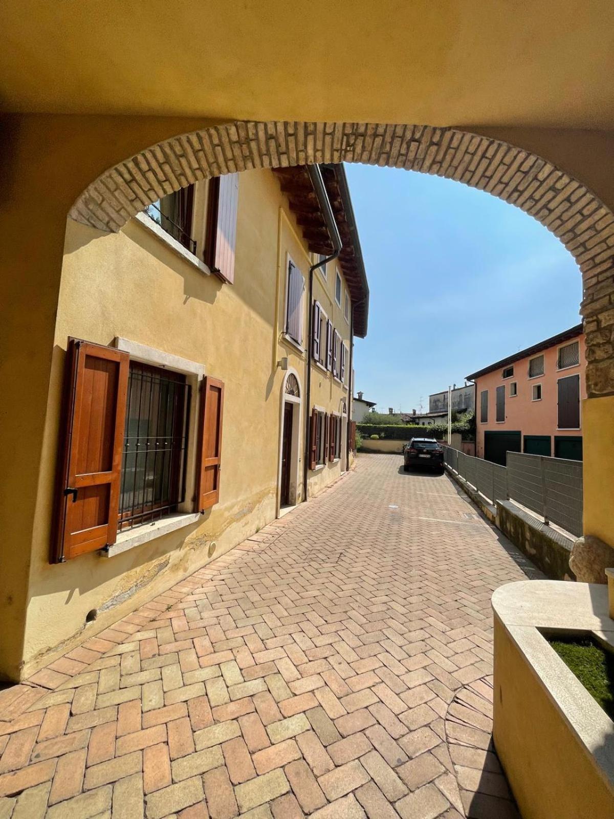 Amelie Apartment Desenzano del Garda Bagian luar foto