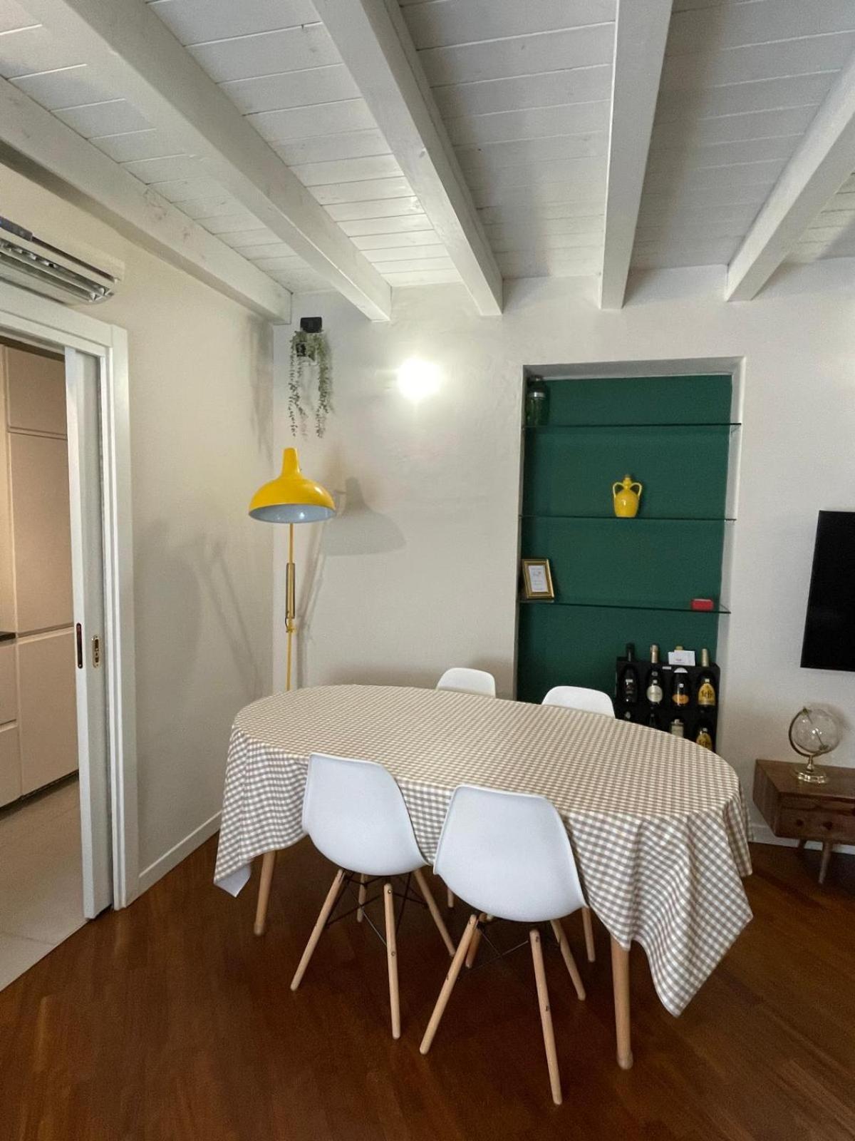 Amelie Apartment Desenzano del Garda Bagian luar foto